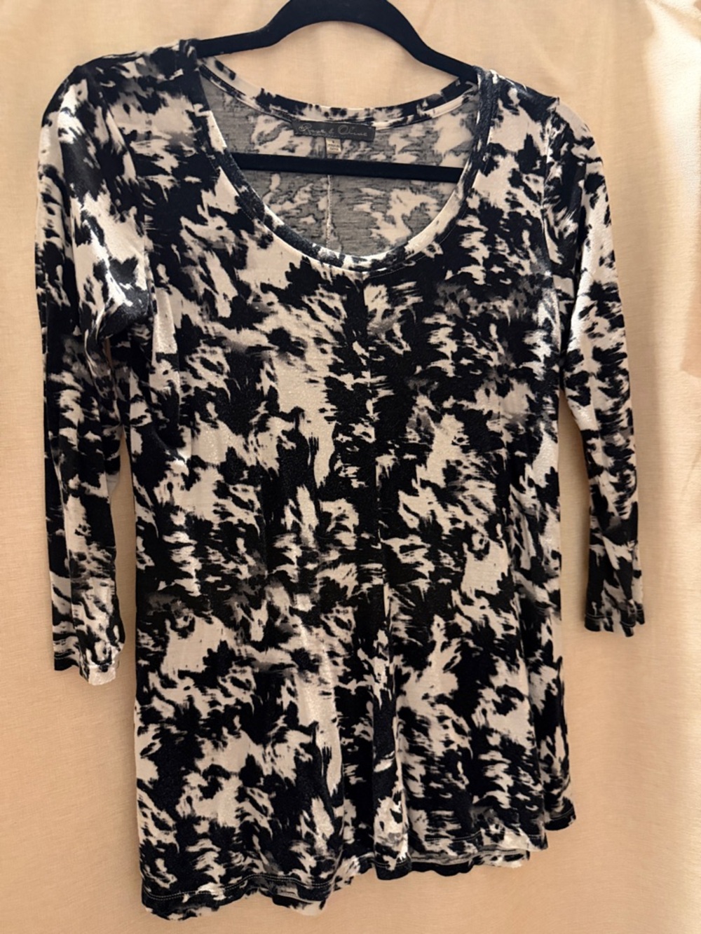 Rose & Olive Black and White Abstract Scoop Neck Tunic